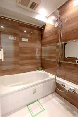浴室　バスルーム／1416サイズ、新規交換済、浴室換気乾燥暖房機・追い炊き機能・サーモ付水栓・カラリ床・コンフォートウェーブシャワー
